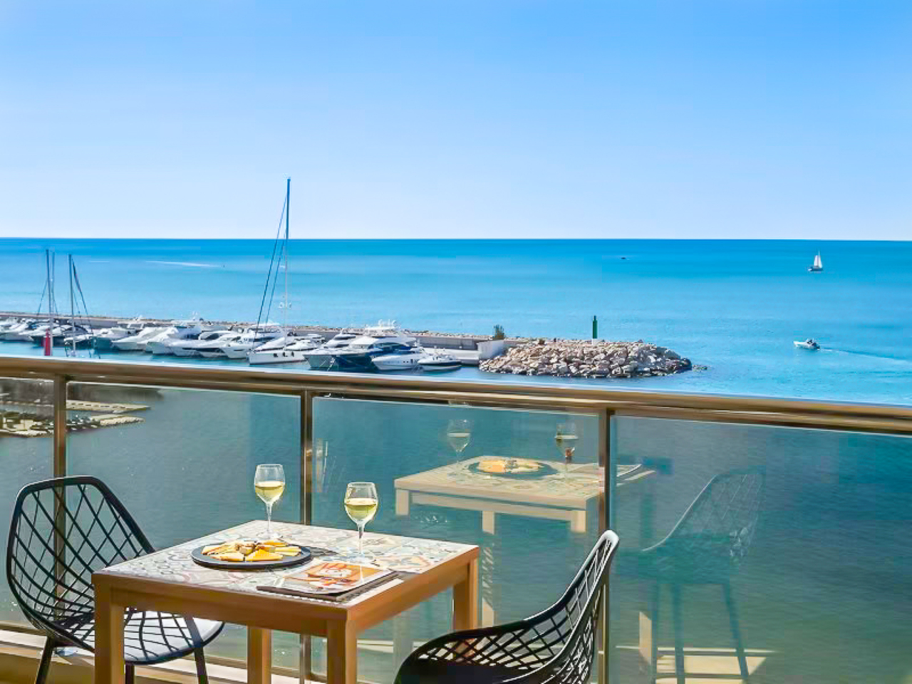 Licht en modern Appartement.+ Studio – ALTEA